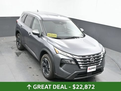 Used 2025 Nissan Rogue SV AWD/4WD image 42