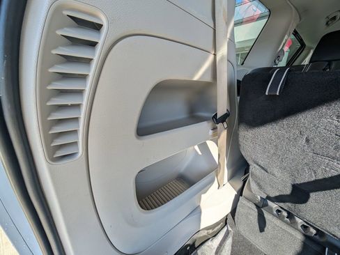 Used 2024 Chrysler Pacifica Touring-L image 41