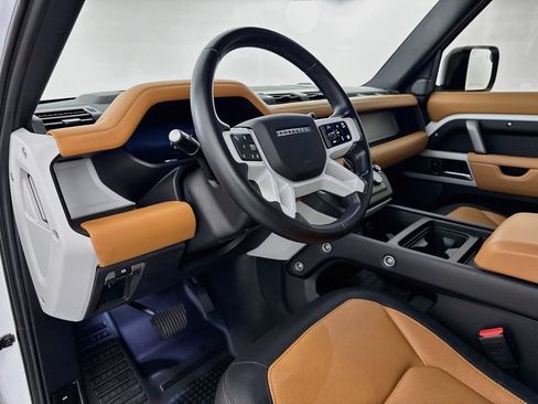 Certified 2024 Land Rover Defender 110 X-Dynamic SE AWD/4WD image 9