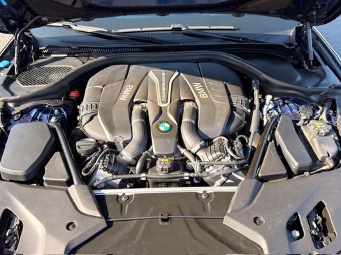 Used 2018 BMW M550i xDrive image 27
