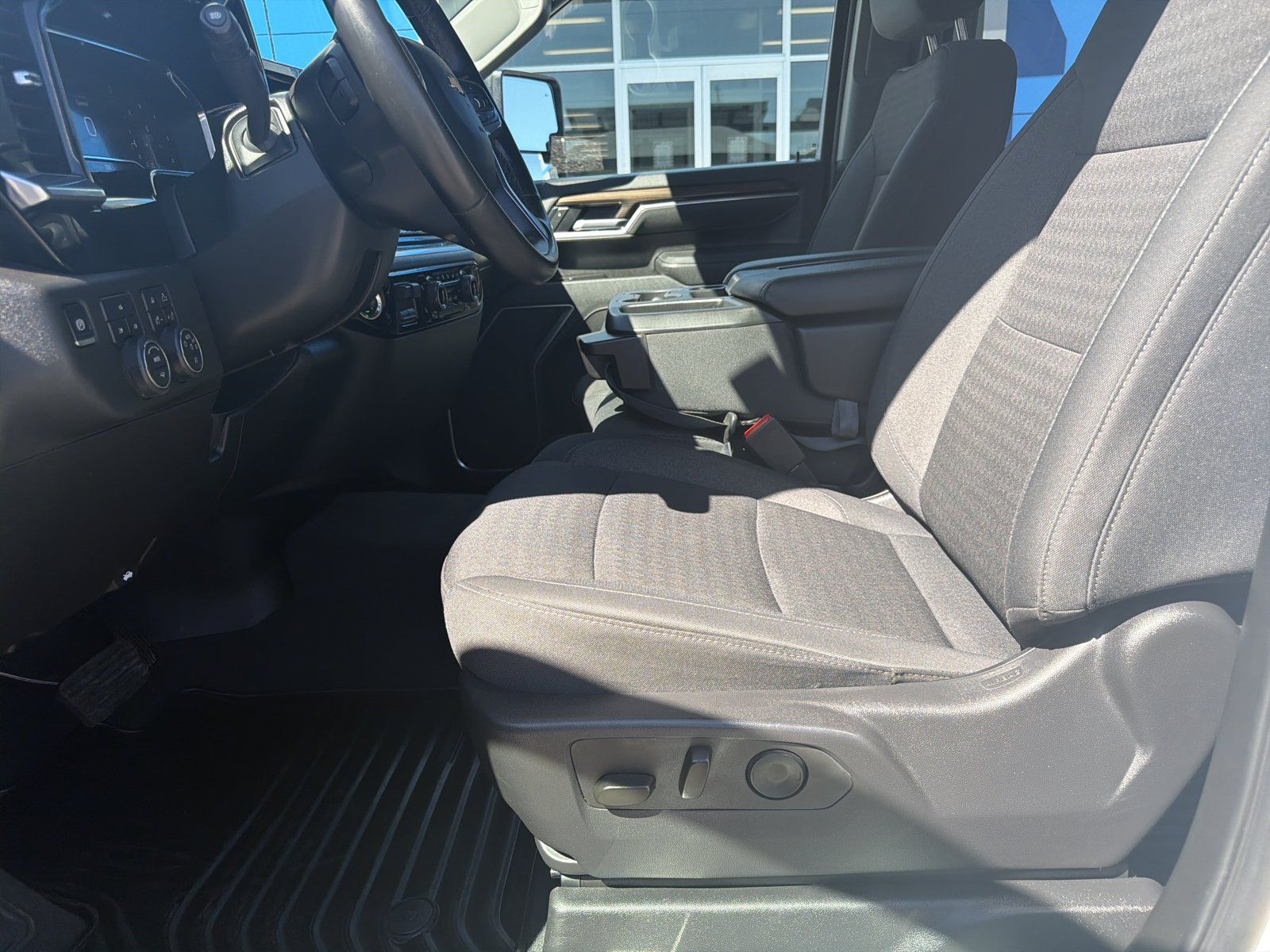 Certified 2025 Chevrolet Silverado 2500 LT w/ Safety Package AWD/4WD image 14