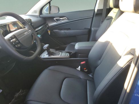 New 2026 Kia Sportage EX FWD image 16