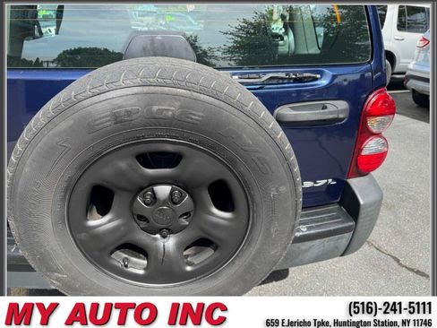 Used 2006 Jeep Liberty Sport w/ Off Road Group AWD/4WD image 32