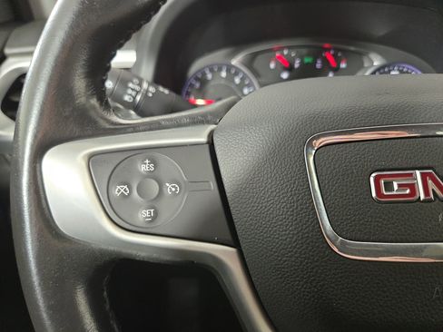 Used 2019 GMC Acadia SLE image 15