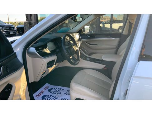 Used 2021 Jeep Grand Cherokee L Limited AWD/4WD image 9