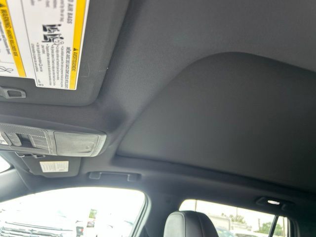 New 2027 Chevrolet Equinox LT w/ Convenience Package II FWD image 17