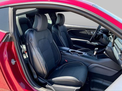 Used 2025 Ford Mustang GT RWD image 9