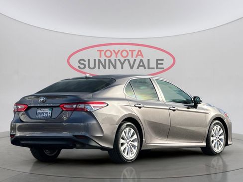 Certified 2020 Toyota Camry LE image 4
