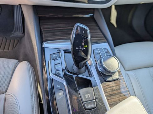 Used 2020 BMW 530i xDrive w/ Executive Package image 18