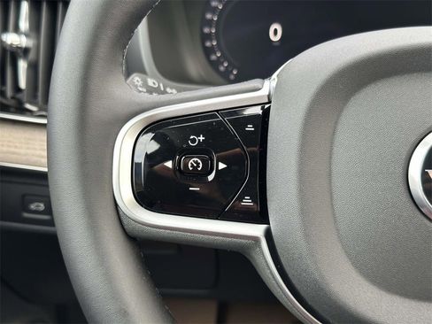 New 2026 Volvo XC90 B6 Plus w/ Protection Package Premier AWD/4WD image 8
