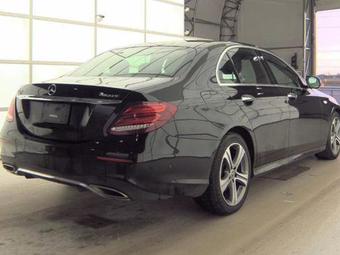 Used 2020 Mercedes-Benz E 350 4MATIC Sedan image 4
