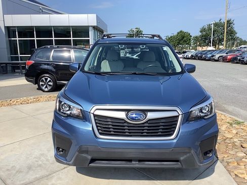 Used 2020 Subaru Forester Premium w/ Popular Package #1 AWD/4WD image 3