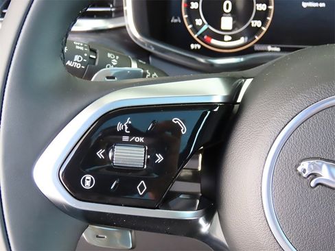 Used 2025 Jaguar F-PACE R-Dynamic S image 41