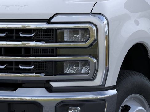 New 2026 Ford F350 XLT w/ XLT Premium Package AWD/4WD image 18