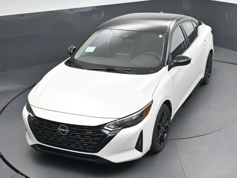 Certified 2025 Nissan Sentra SR w/ Midnight Edition image 29