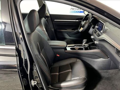 Used 2025 Nissan Altima 2.5 SR image 6