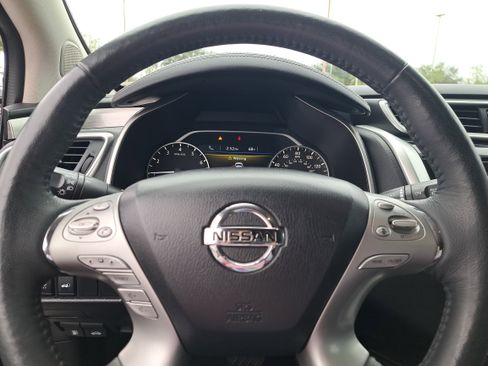 Used 2018 Nissan Murano SL image 16