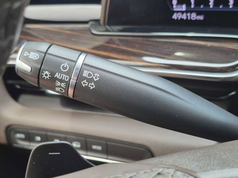 Used 2023 Cadillac Escalade Premium Luxury AWD/4WD image 25