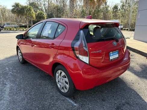 Used 2015 Toyota Prius C Two image 3