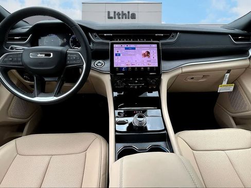 New 2025 Jeep Grand Cherokee L Limited w/ Luxury Tech Group II image 10