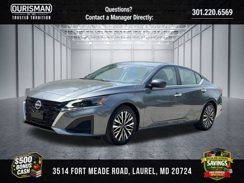 Used 2025 Nissan Altima 2.5 SV FWD image 2