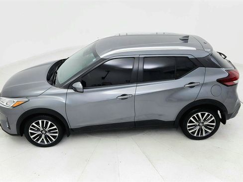 Used 2021 Nissan Kicks SV image 14