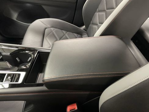 Used 2024 Volkswagen Atlas Peak Edition SE image 21