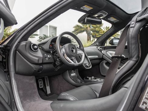 Used 2023 McLaren GT RWD image 7