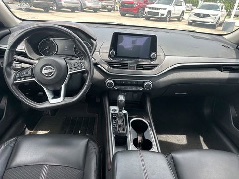 Used 2024 Nissan Altima 2.5 SR FWD image 10