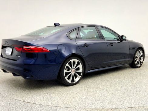 Used 2022 Jaguar XF R-Dynamic SE image 5