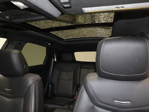 Certified 2025 Cadillac XT5 Premium Luxury image 18