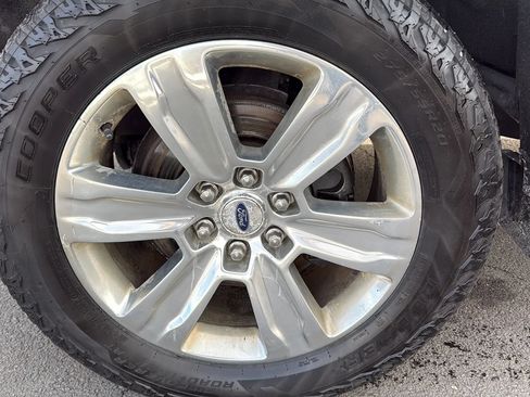Used 2016 Ford F150 Platinum w/ Technology Package AWD/4WD image 11