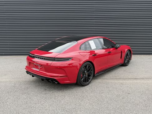 Certified 2026 Porsche Panamera GTS image 9