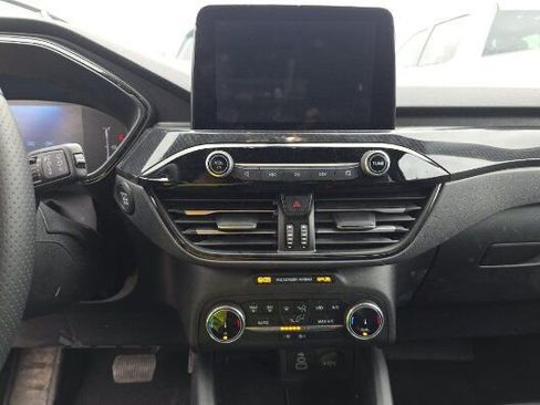 Used 2025 Ford Escape ST-Line image 11