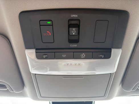 Used 2024 Nissan Altima 2.5 SV w/ SV Premium Package FWD image 38