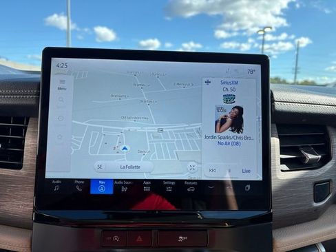 Used 2024 Ford Expedition Limited image 15