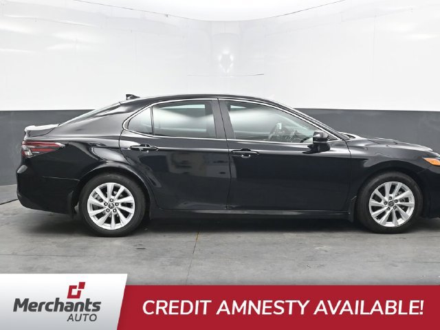 Used 2024 Toyota Camry LE FWD image 9