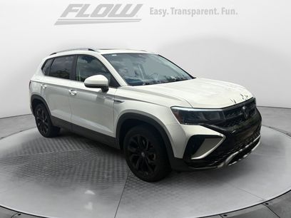 Certified 2023 Volkswagen Taos SE w/ Panoramic Sunroof Package