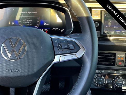 Used 2024 Volkswagen Jetta SE image 11