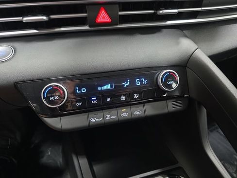 Used 2023 Hyundai Elantra SEL FWD image 24