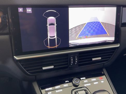 Certified 2021 Porsche Cayenne image 25