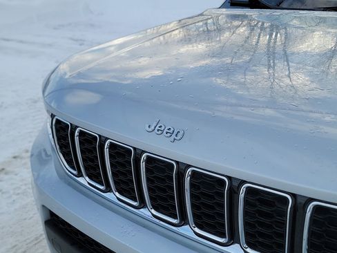 Used 2022 Jeep Grand Cherokee L Limited image 26