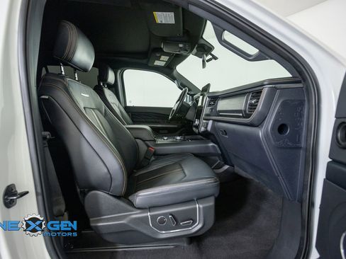 Used 2023 Ford Expedition Platinum AWD/4WD image 43