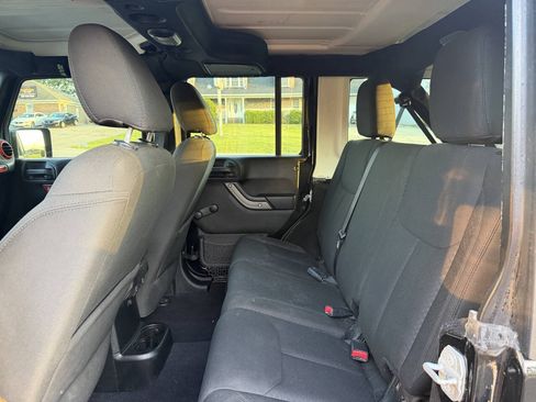 Used 2016 Jeep Wrangler Unlimited Sport w/ Trailer Tow Group AWD/4WD image 19