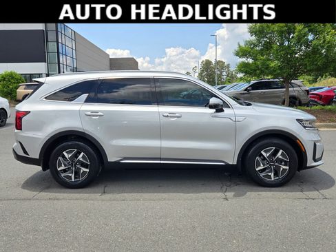 Used 2022 Kia Sorento S FWD image 8
