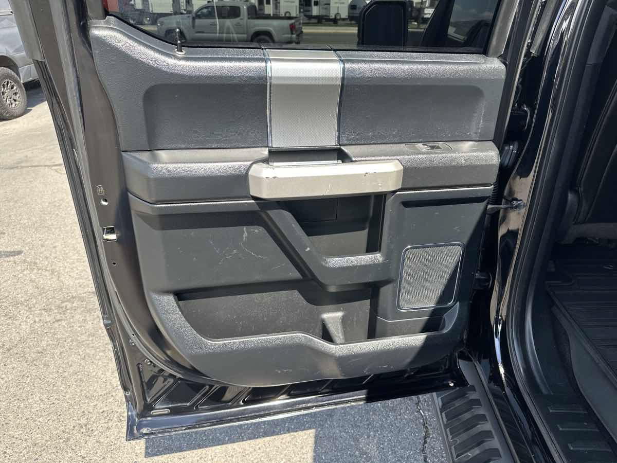 Used 2017 Ford F150 Lariat w/ Equipment Group 502A Luxury AWD/4WD image 12