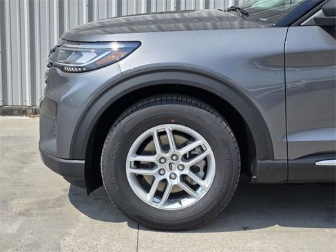New 2025 Ford Explorer Active w/ Active Comfort Package image 8