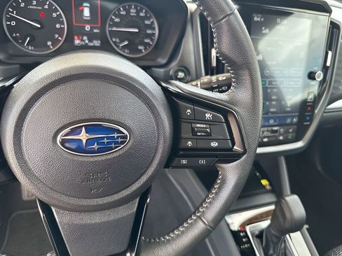 Used 2025 Subaru Forester Premium AWD/4WD image 16