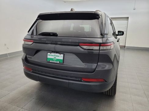 Used 2023 Jeep Grand Cherokee Altitude AWD/4WD image 7
