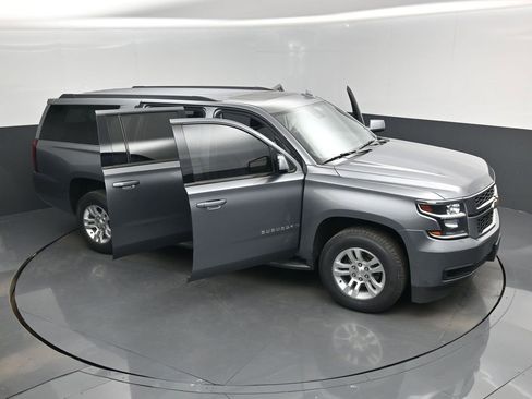 Used 2020 Chevrolet Suburban LT image 19